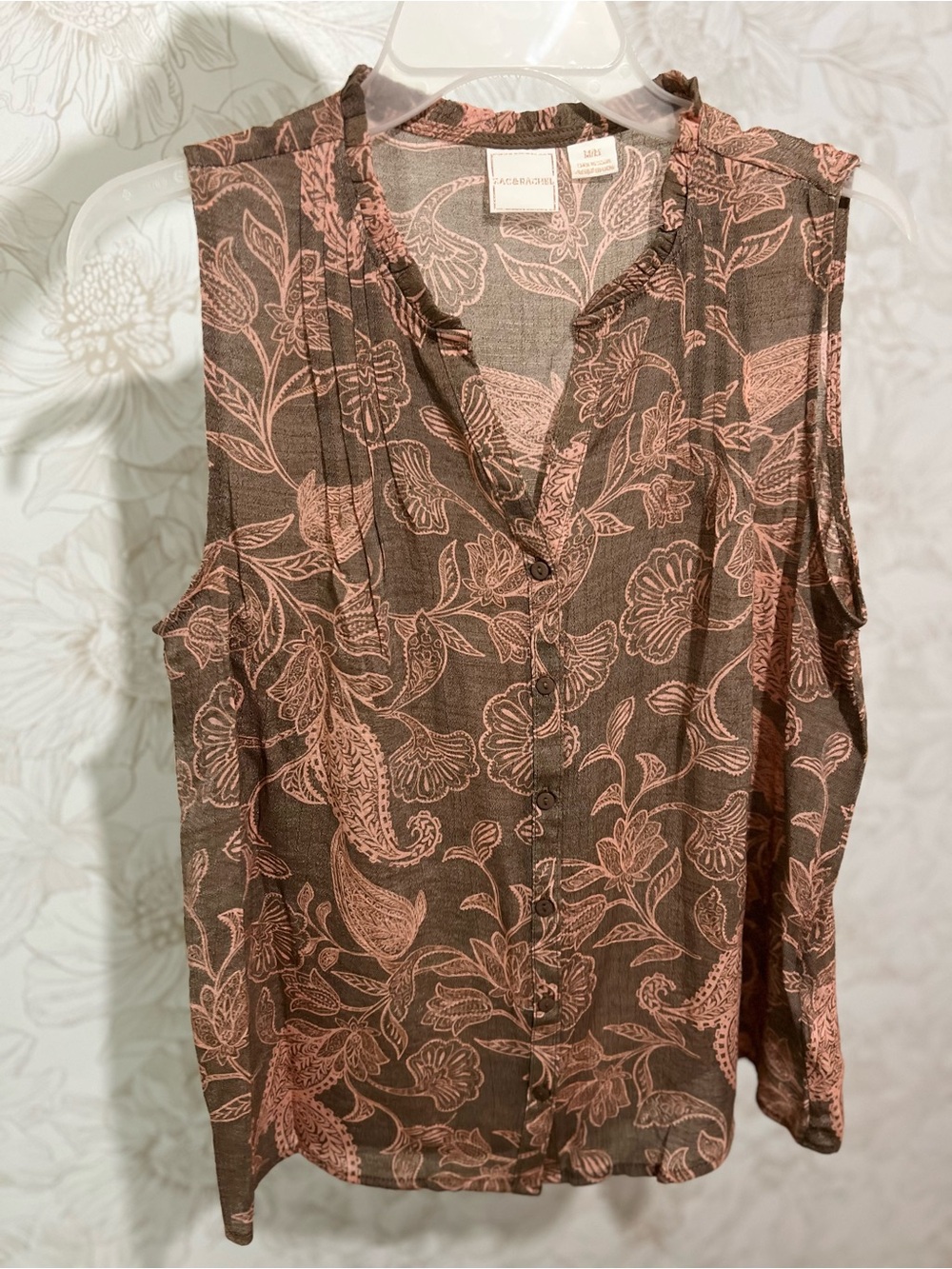 Zac & Rachel Brown Sleeveless Button-Front Floral Blouse with Coral Print